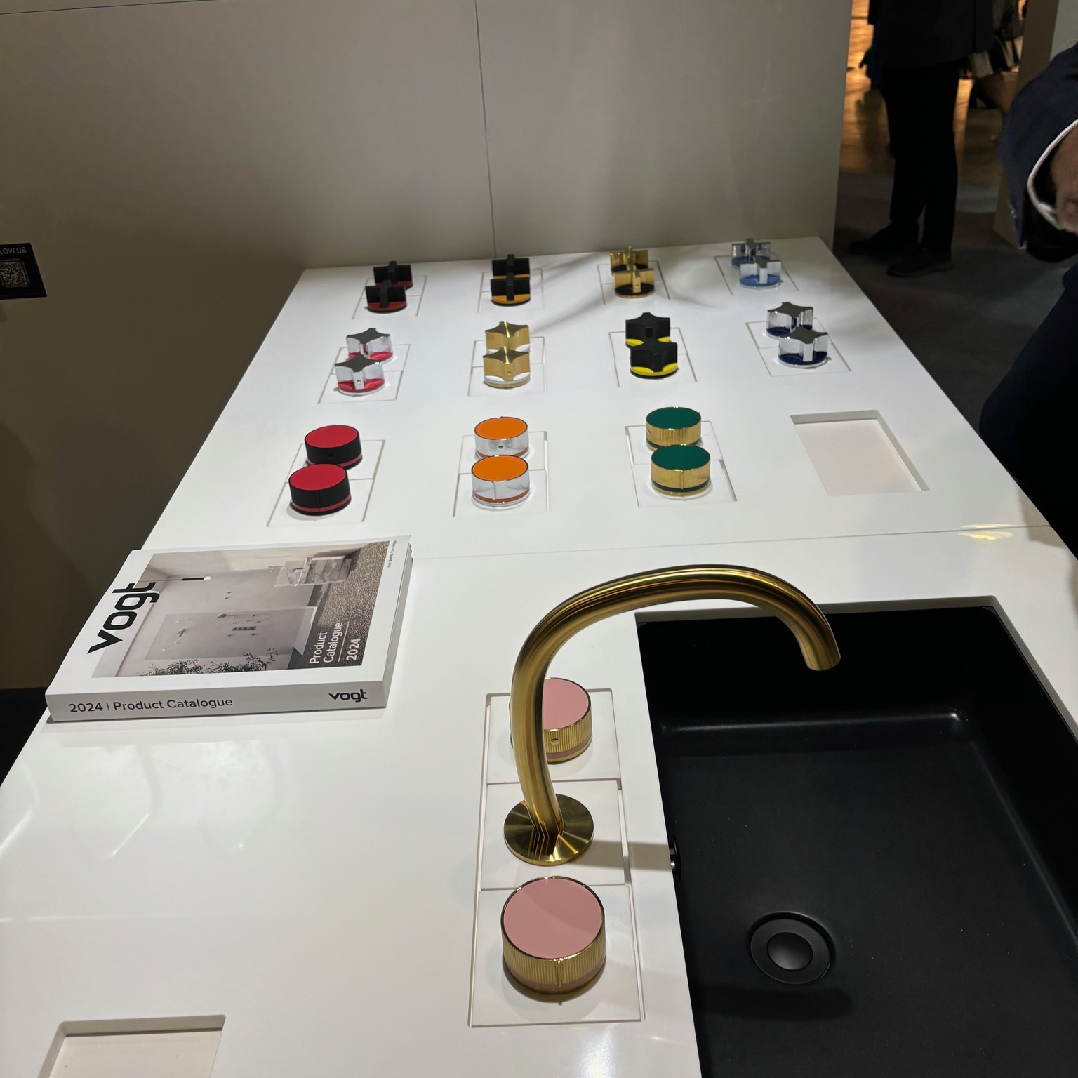 Trends we noticed at @idsvancouver COLOUR! People are expanding their palettes and playing with colour in a way we haven't seen in years. What's the boldest colour you've ever used in your home? What about your wardrobe?
#color2024 #color2025 #ColorTrends2024 #maximalism #maximalistinteriors #maximalistdecor #orange