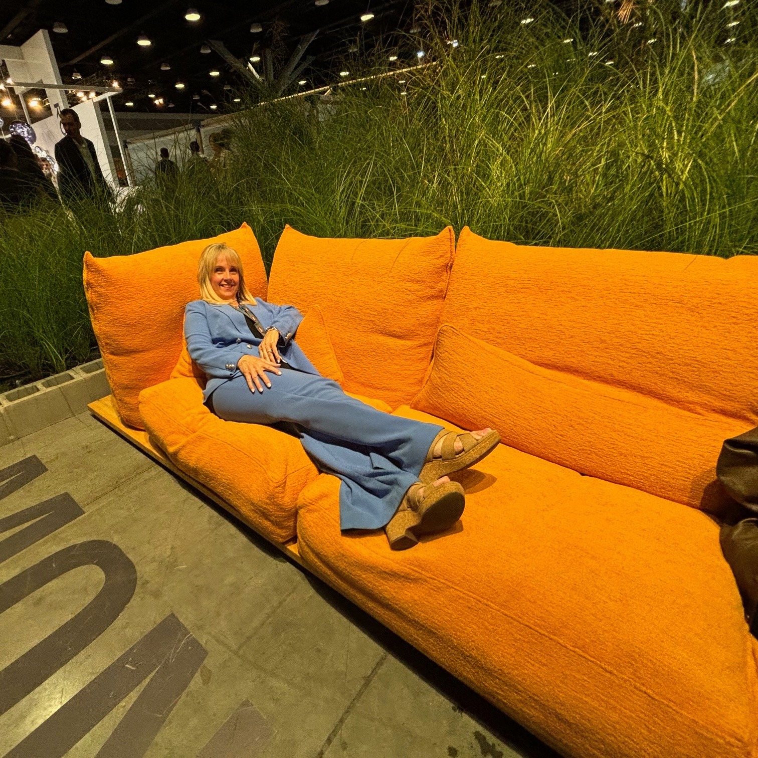 Trends we noticed at @idsvancouver COLOUR! People are expanding their palettes and playing with colour in a way we haven't seen in years. What's the boldest colour you've ever used in your home? What about your wardrobe?
#color2024 #color2025 #ColorTrends2024 #maximalism #maximalistinteriors #maximalistdecor #orange