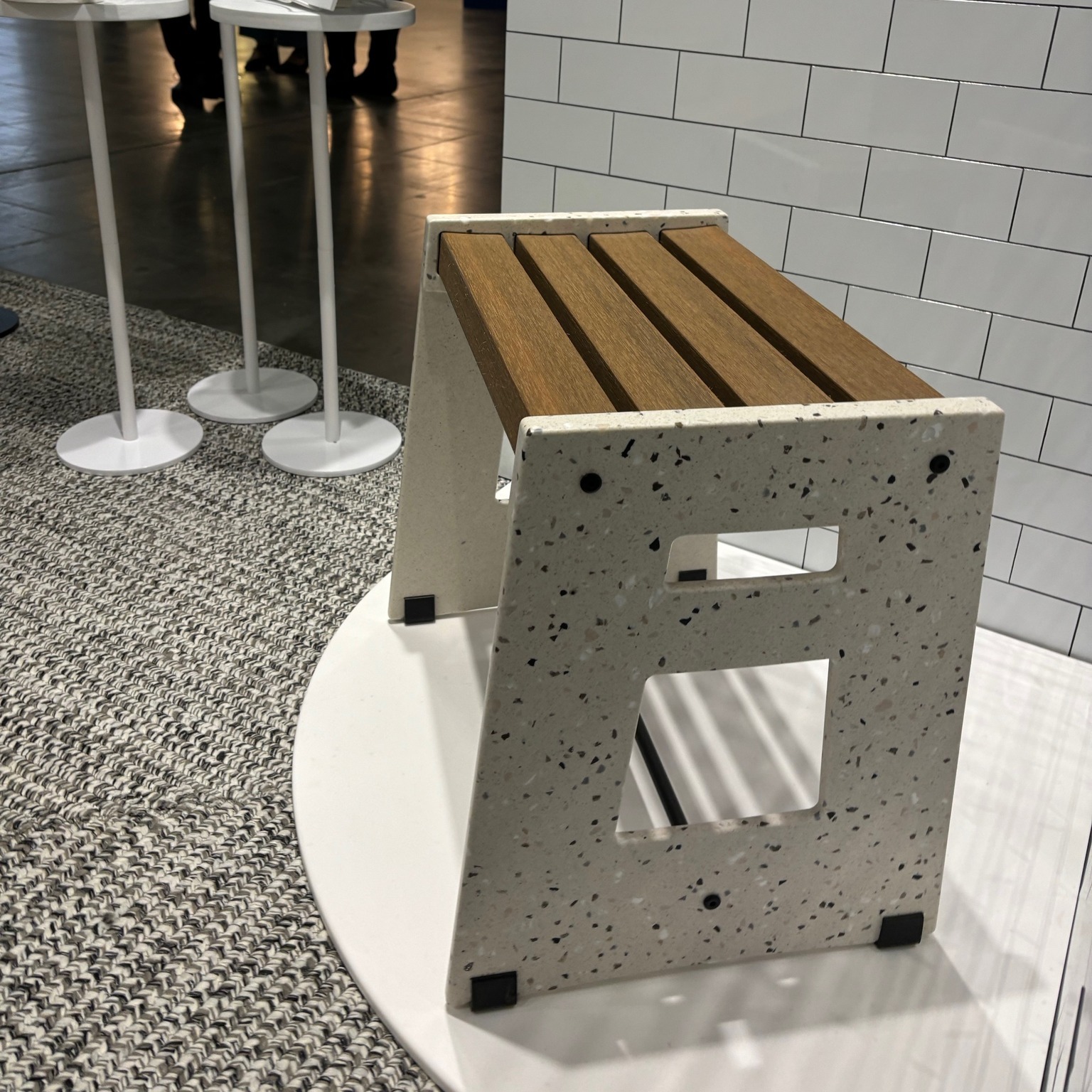Trends we noticed at @idsvancouver CONCRETE! One of my personal favourites, this versatile medium can be used both in construction and in decoration, making it an incredible choice where the only limitation is your imagination.