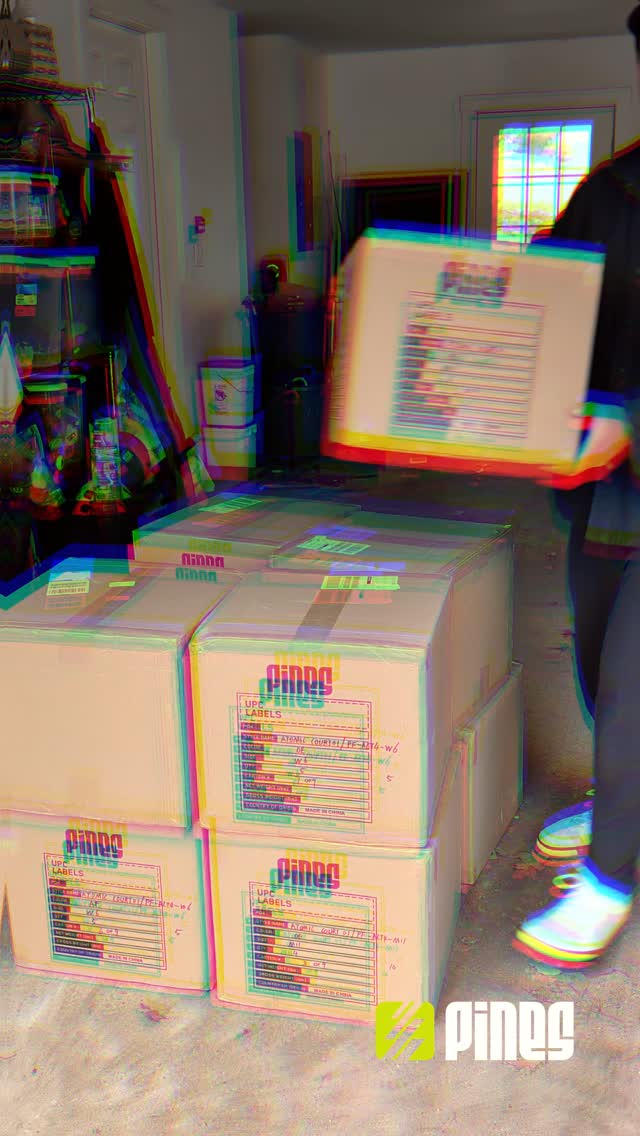 With official production kicking off this week, we’re flashing back to the day our final wear-test prototypes landed. 📦👟
Straight from the van to the courts. We've spent months running these final Atomic Court samples (prototype #7!) into the ground to perfectly dial in the grip, lockdown, and comfort before approving them for the line. They are 🔥!
Track might say "I get up so high," but as you can see, my old man game is strictly below the rim. 😅 Thankfully we're testing the shoes and not my hops.
Now that they are officially in production, which colorway are you grabbing: Onyx Ecto, Arctic Flame, or Classic Court? 🤚
#PinesFootwear #AtomicCourt #barefootshoes #WearTesting