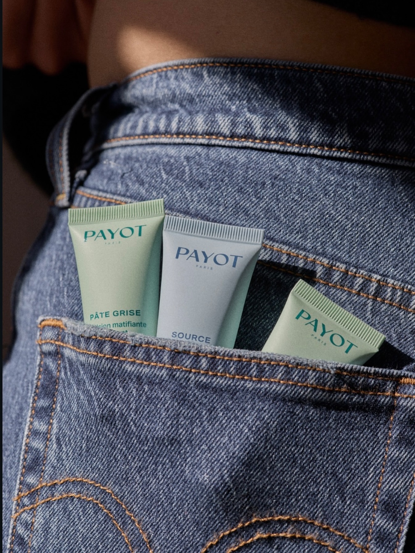 𝗛𝗬𝗗𝗥𝗔𝗧𝗘́𝗘, 𝗗𝗢𝗨𝗖𝗘 & 𝗠𝗔𝗧𝗘 — 𝘌𝘵 𝘴𝘶𝘳𝘵𝘰𝘶𝘵 𝘣𝘪𝘦𝘯 𝘦́𝘲𝘶𝘪𝘭𝘪𝘣𝘳𝘦́𝘦.
Les peaux à imperfections ont aussi soif d’hydratation.
C’est même la clé pour éviter l’effet rebond, apaiser et garder une peau confortable au quotidien.
L’émulsion matifiante Pâte Grise est l’alliée des peaux mixtes à grasses en quête de :
— un fini mat naturel,
— une peau apaisée et purifiée,
— une hydratation légère qui respire, sans compromis.
Un geste simple, une peau équilibrée, et la petite touche de magie qui change tout ✨.
Découvre-la dès aujourd’hui : www.lacavernedepeach.com
#Payot #PateGrise #SkinBalance