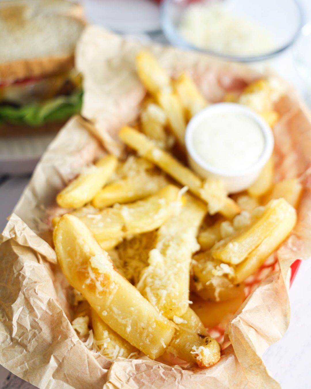 🍟🧄 I can't resist Red Robin's Garlic Parmesan Fries! Crispy steak fries drenched in fresh garlic butter and sprinkled with savory Parmesan, then broiled to perfection. Transforming ordinary fries into incredible ones in mere minutes!
Comment SEND RECIPE and I'll DM it to you! 
#redrobin #copycat #copycatrecipe #copycatrecipes #copycatrecipesuccess #copycatwednesday 
https://www.thefoodhussy.com/red-robin-garlic-parmesan-fries/