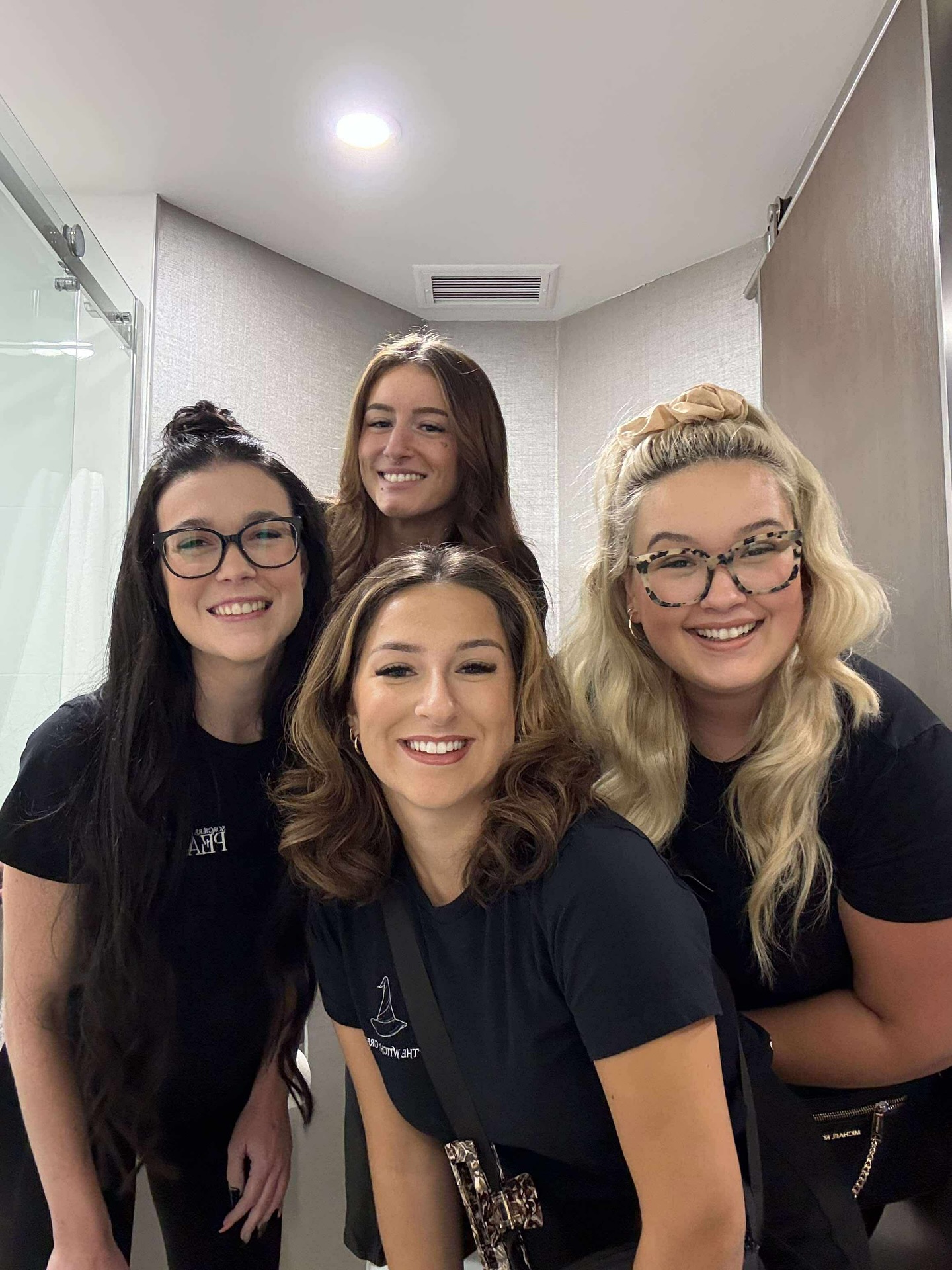 ESI Show 2025 🖤
Ce week-end restera gravé dans mon coeur pour 𝘛𝘖𝘜𝘑𝘖𝘜𝘙𝘚. Les délais étaient serrés, mais voir tout prendre vie valait chaque instant.
Monter le booth et voir la magie apparaître devant mes yeux… c’était un moment indescriptible. 
J’ai eu la chance d’avoir une équipe de feu pour m’aider et partager cette belle folie avec moi.
Voir des mois de travail et de passion se concrétiser enfin… j’en suis encore remplie de gratitude.
Merci à toutes celles qui sont venues me voir, et à celles qui ont contribué, de près ou de loin, à créer cette expérience unique.
#esishow #esishowmontreal2025 #lacavernedepeach #peachuniverse #peachsociety